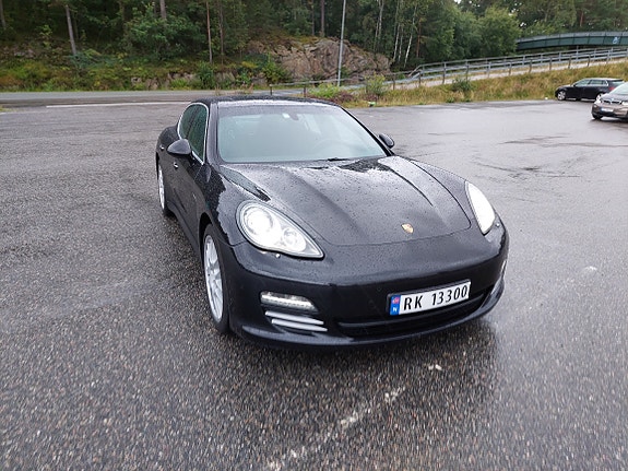 Porsche Panamera 3 of 5
