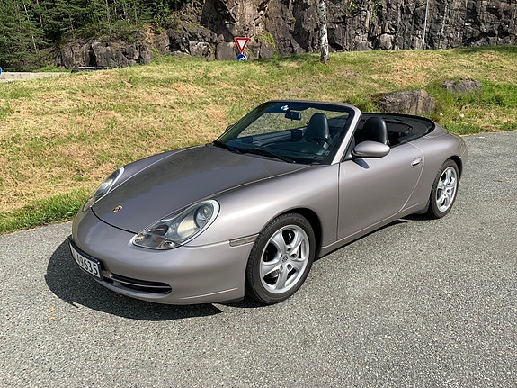 Porsche 911 4 of 16