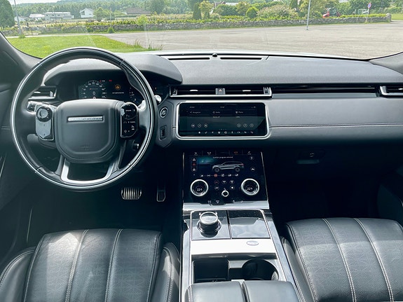 Land Rover Range Rover Velar 15 of 21
