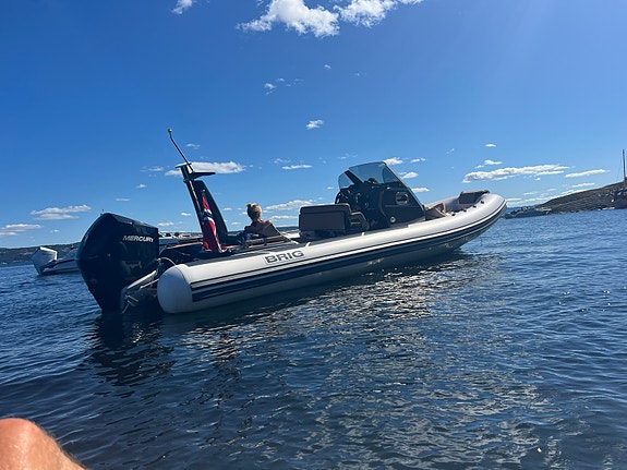 Brig Eagle 8 - Mercury 300 V8 23 of 30