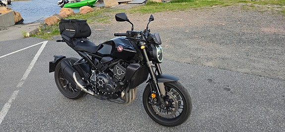 Honda CB1000R Black Edition 6 of 21