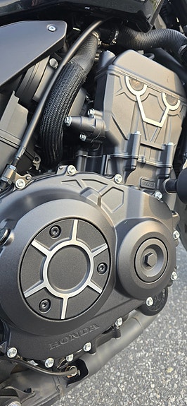 Honda CB1000R Black Edition 7 of 21