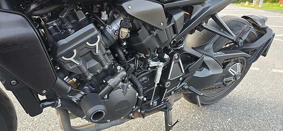 Honda CB1000R Black Edition 19 of 21