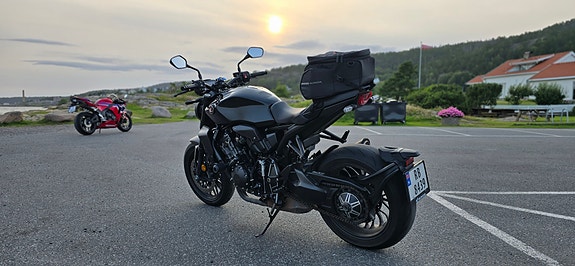 Honda CB1000R Black Edition 2 of 21