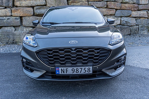 Ford Kuga 2 of 5