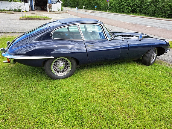 Jaguar E-TYPE 3 of 5