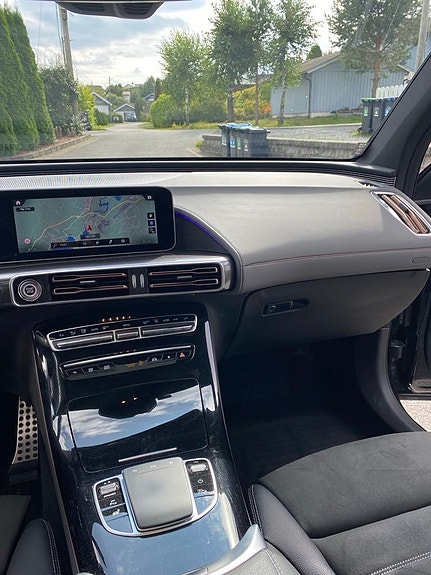 Mercedes-Benz EQC-Klasse 7 of 12