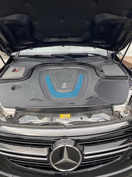 Mercedes-Benz EQC-Klasse 12 of 12