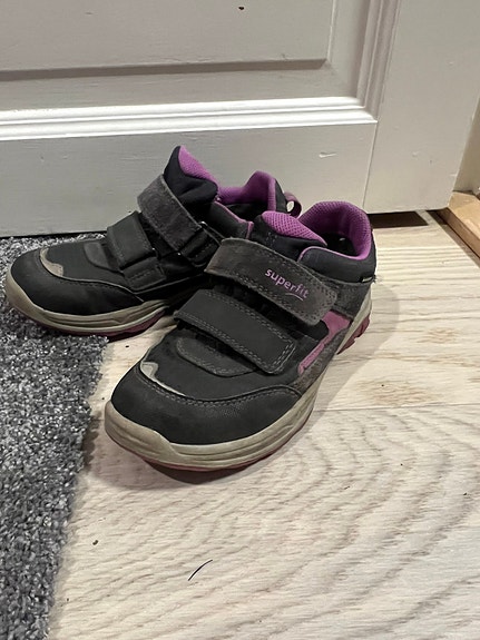 Product image 1 of 2
