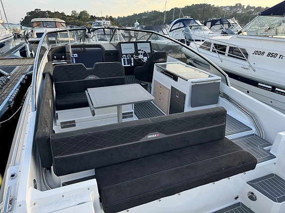 Godt utstyrt og lite brukt IBIZA 911 Touring med Yamaha F425XTO 3 of 5