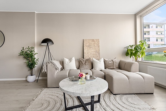 Velkommen til Ortuflaten 96 - Presentert av Eiendomsmegler vest v/ Tom Rosenlund