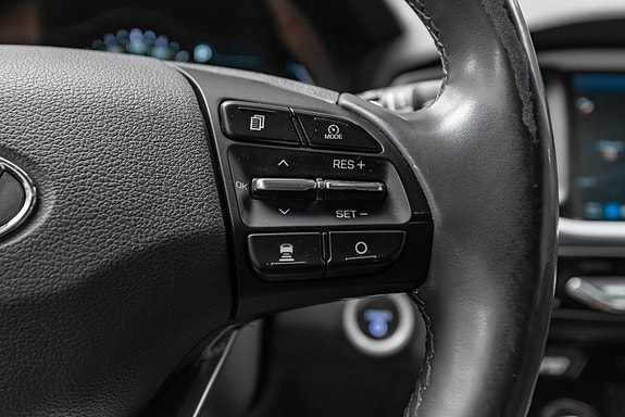 Hyundai IONIQ 18 of 30