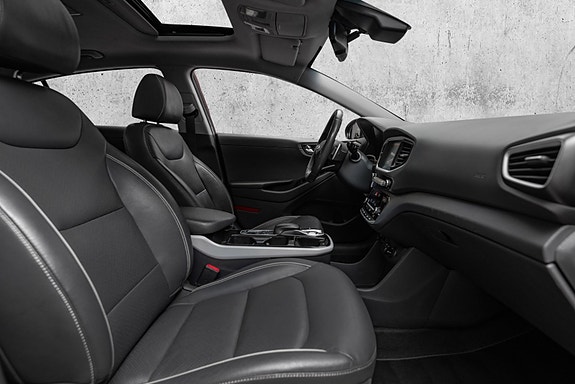 Hyundai IONIQ 14 of 30