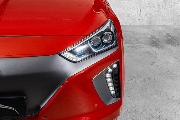 Hyundai IONIQ 4 of 30