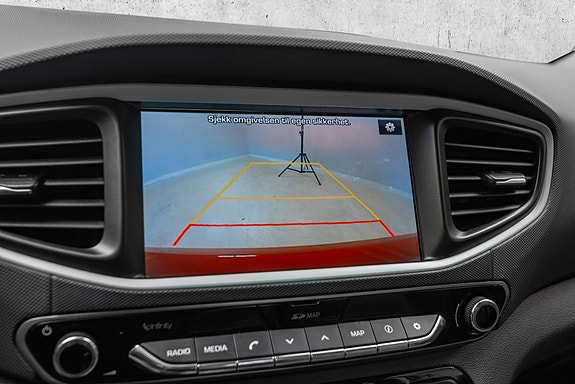 Hyundai IONIQ 26 of 30