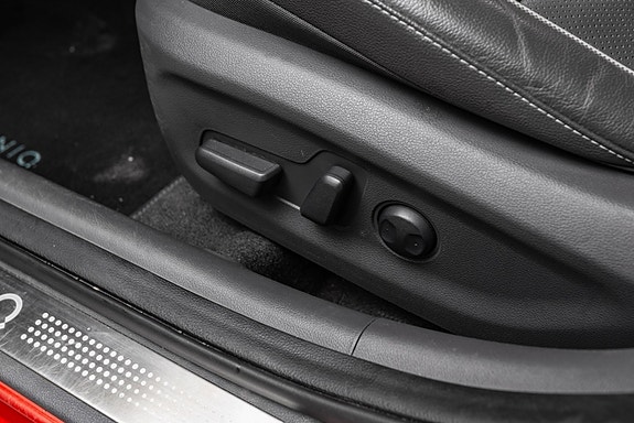 Hyundai IONIQ 24 of 30