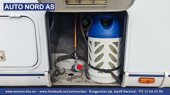 Plass for 2 stk gassflasker