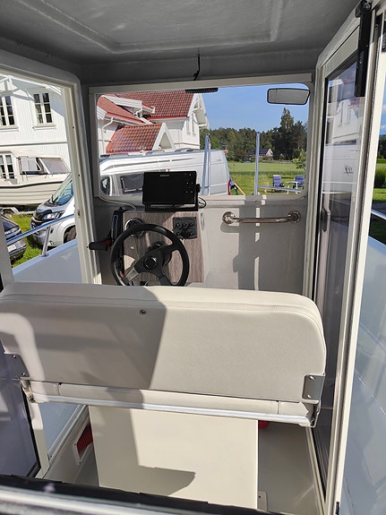 UTSTILLINGSBÅT DOLMØY 230 CC NY MODELL 4 of 5