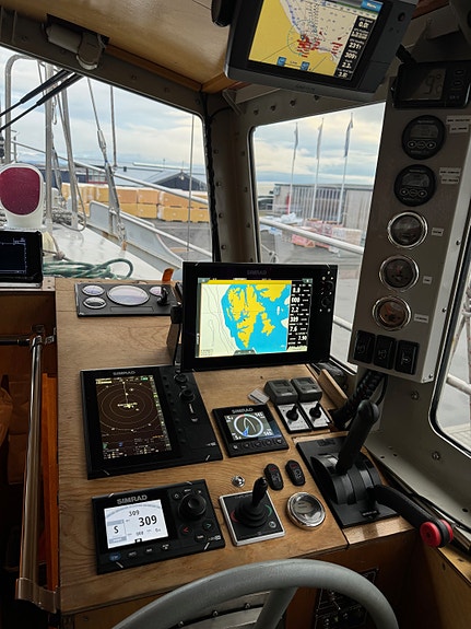 Expedition steel motorsailer 4 of 16