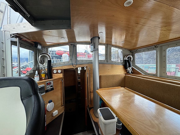 Expedition steel motorsailer 6 of 16