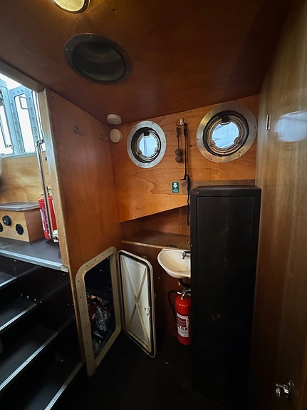 Expedition steel motorsailer 14 of 16