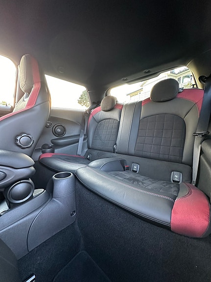MINI Cooper S 10 of 19