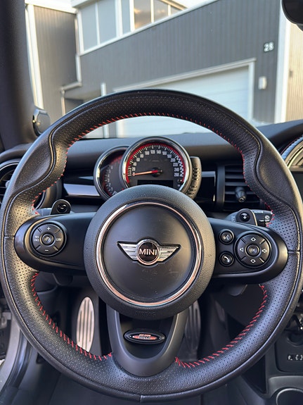 MINI Cooper S 12 of 19