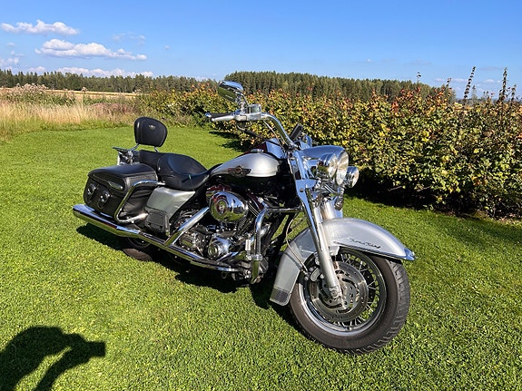 Harley-Davidson FLHRCI 3 of 5
