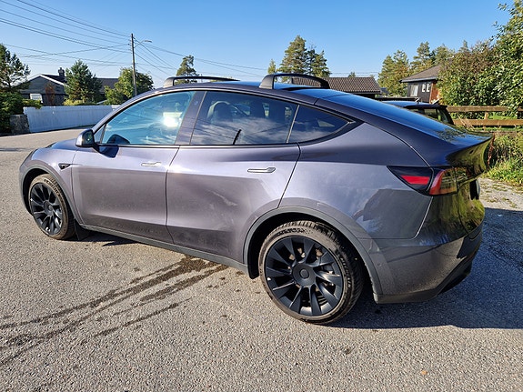 Tesla Model Y 6 of 30