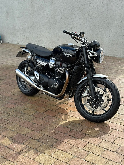 Triumph Speed Twin 3 of 5