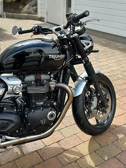 Triumph Speed Twin 2 of 5
