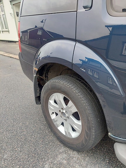 Nissan Pathfinder 18 of 28
