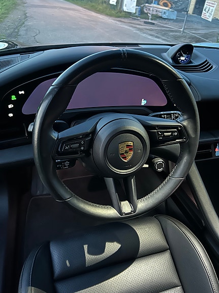 Porsche Taycan 15 of 24