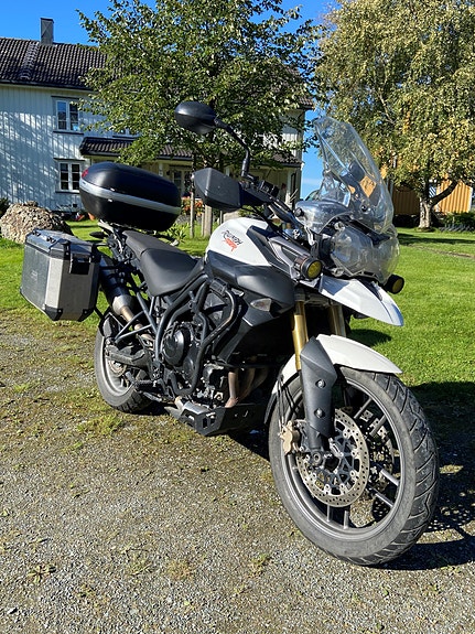 Triumph Tiger 800 2 of 4