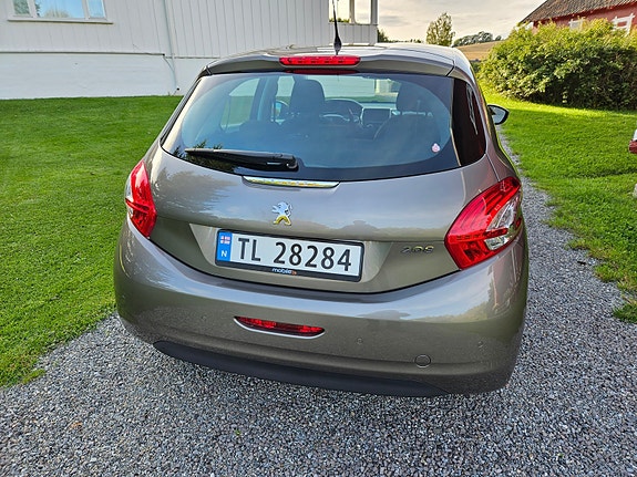 Peugeot 208 4 of 21