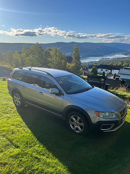 Volvo XC70 2 of 30