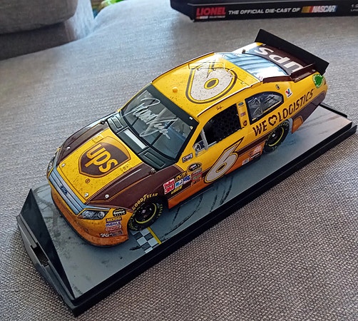 Nascar diecast 1 24 David Ragan 2011 Daytona raced win Ford Fusion #6 Modellbil