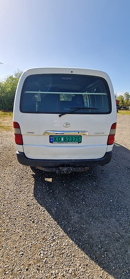 Toyota HiAce 3 of 8