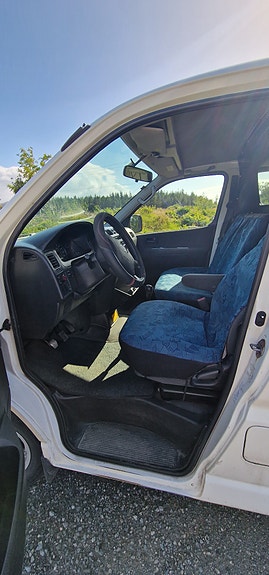 Toyota HiAce 6 of 8