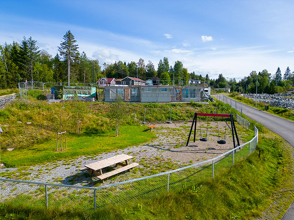 Feltet har flere leke og friområder. Foto august 2023.