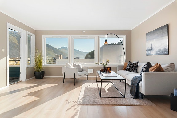 Velkommen til Øyna 34 - Presentert av Proaktiv ved Eiendomsmegler MNEF Julianne Sørheim.