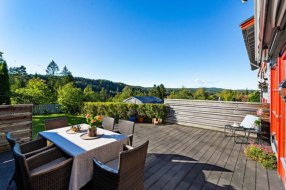 Velkommen til Lønneveien 52! Presenteres av Alexandra Askeland v/EiendomsMegler 1 Lillestrøm