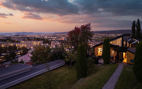 Proaktiv Eiendomsmegling v/Mads Kirkeslett har den store gleden av å ønske velkommen til Thorvald Erichsens vei 13!