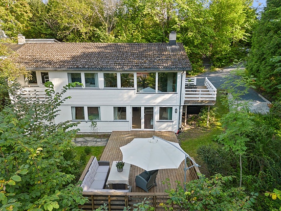 Velkommen til Lillehagveien 61B og 61C, presentert av eiendomsmegler Edvard Chapsang ved Eie eiendomsmegling avdeling Sandvika.