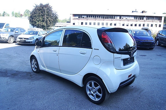 Peugeot iOn 6 of 15