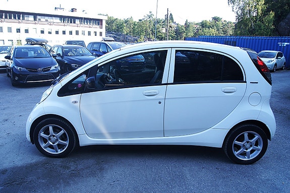 Peugeot iOn 5 of 5