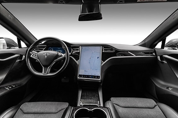 Tesla Model S 10 of 27