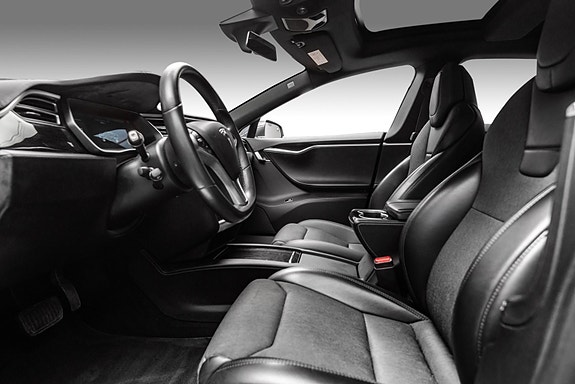 Tesla Model S 12 of 27