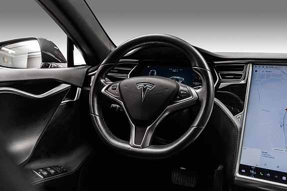 Tesla Model S 15 of 27