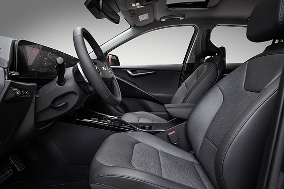 Kia Niro 2 of 5